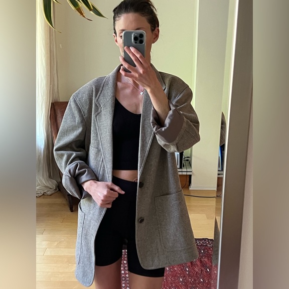 SOLD Oversized Wool Blazer in Oatmeal - Picture 3 of 9